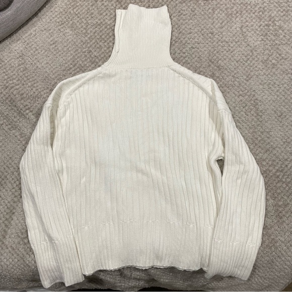 L’ACADEMIE - Amias Turtleneck in Ivory - Picture 2 of 4